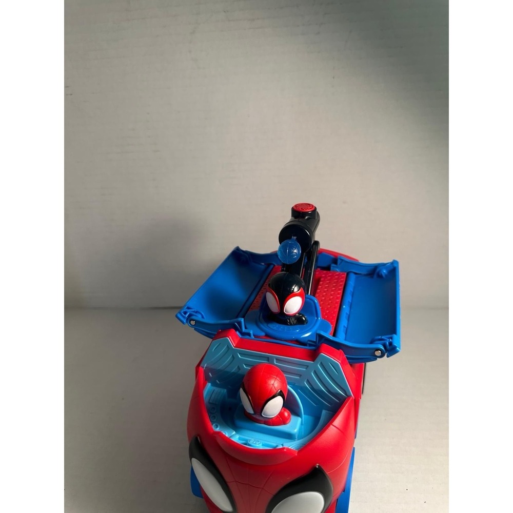 Marvel Spider-Man Red Blue Truck Action Figure Comic Book Heroes Plastic Boxed